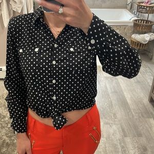 Black shirt, front tie